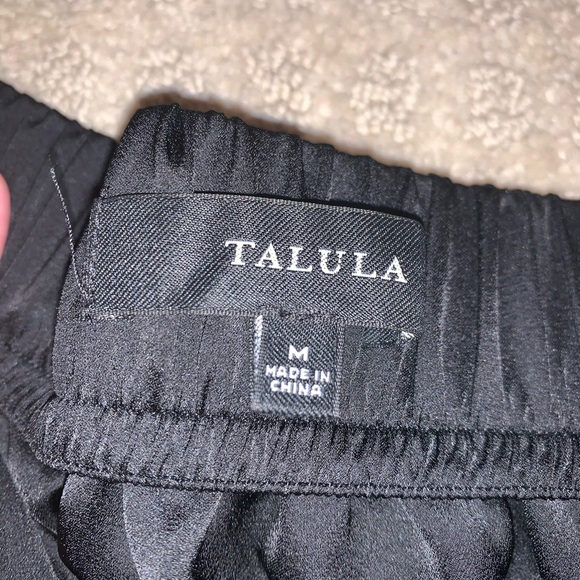 Aritzia - Vintage Silk High-Low Skirt - Picture 2 of 2